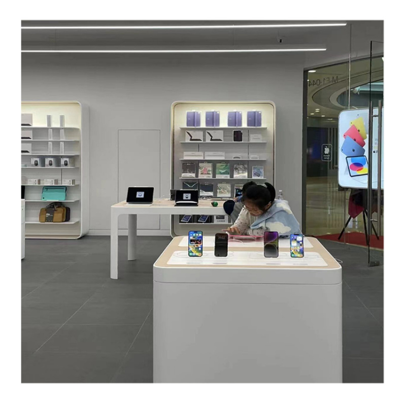 Szafka ekspozycyjna na akcesor – Phone Accessories Shop recenzja i cena