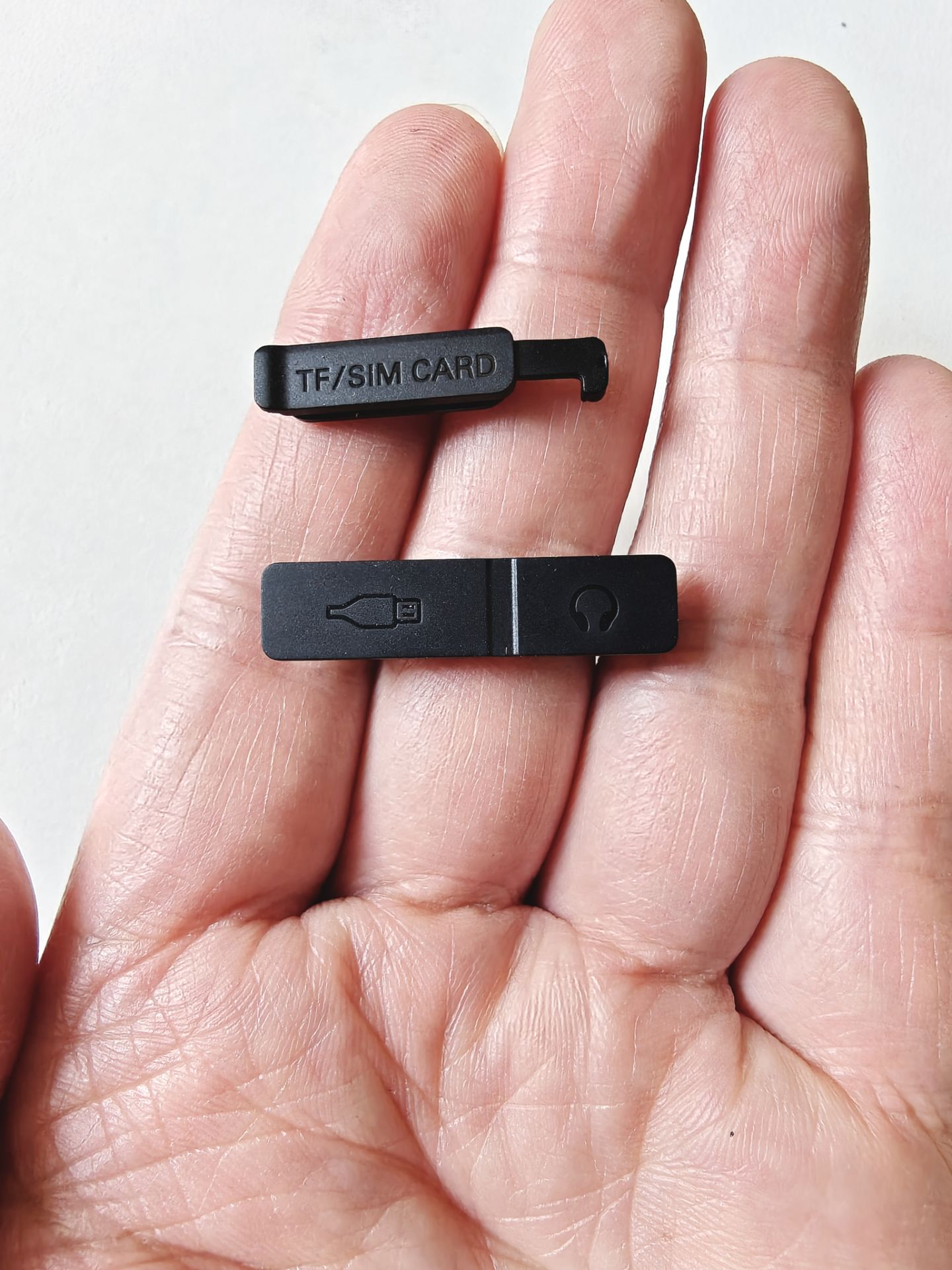 Gumowa zatyczka USB chroniąca  – Phone Accessories Shop recenzja i cena